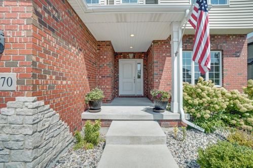 9170 Hibiscus Dr, Dyer, IN 46373-8423
