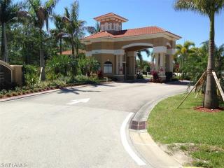 7405 Bristol Cir, Naples FL  34120-0695 exterior