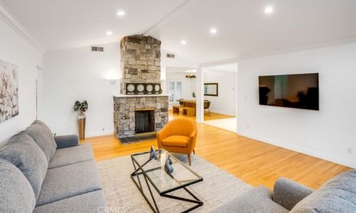 11814 Hesby St, North Hollywood CA  91607-3218 exterior