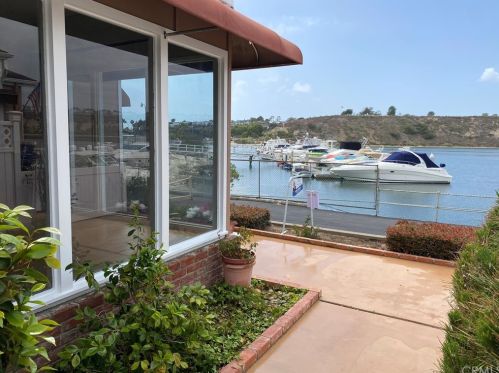1 Saratoga, Newport Beach CA  92660-6152 exterior
