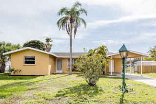 3100 Dividing Creek Dr, Sarasota, FL 34237-3713