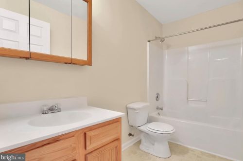 212 Ann St, Charles Town WV  25414-1604 exterior