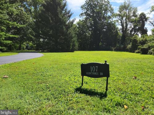 107 Quintynnes Dr, Wilmington DE  19807-1435 exterior