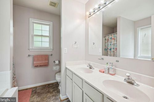 35 Amelia Ct, Fredericksburg VA  22405-6329 exterior