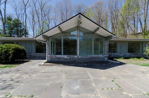 39 Boston Post Rd, East Lyme, CT 06333-1704