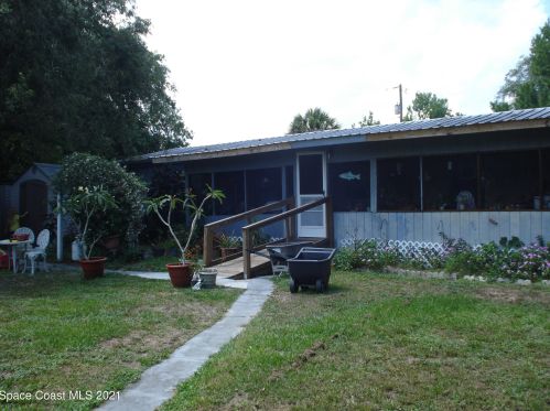 2101 Palomino Dr, Titusville, FL 32796-1361