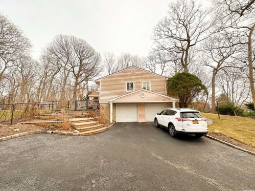 3 Josephine Ln, Northport NY  11768-2706 exterior