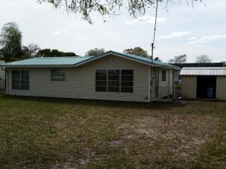 1047 5th St, Okeechobee FL  34972-4521 exterior