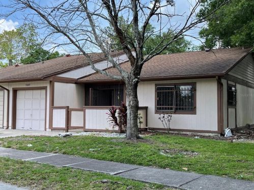 5889 Talavera St, Orlando, FL 32807-2809