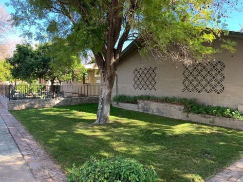 7153 57th Dr, Glendale, AZ 85301-2561