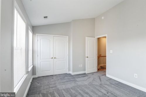 13046 Terminal Way, Woodbridge VA  22193-6116 exterior