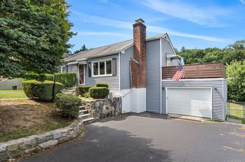 40 Hayhurst Ave, Valhalla, NY 10595-2010