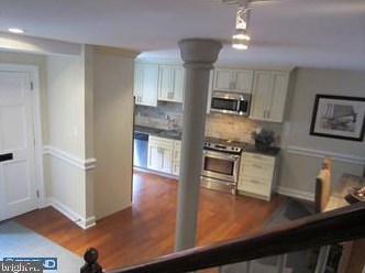 100 Llanalew Rd, Haverford, PA 19041-1564