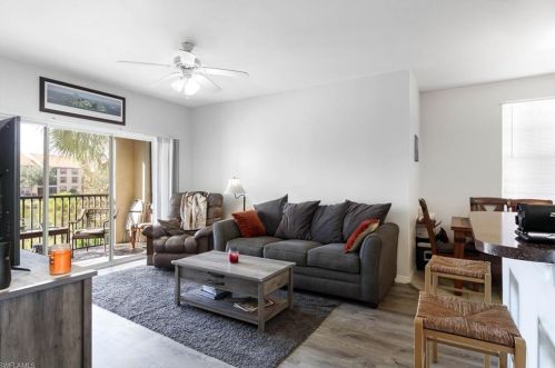 7985 Preserve Cir, Naples, FL 34119-9788