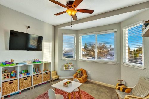667 Poppy Cir, Vacaville CA  95687-7252 exterior