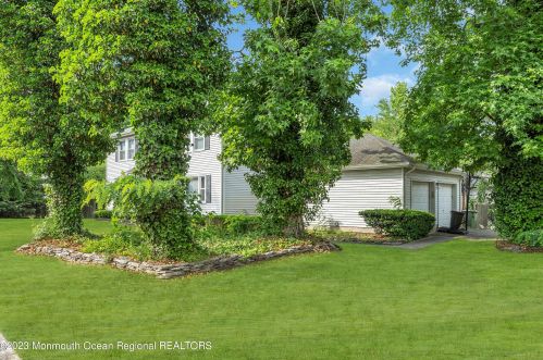 163 Colonial Dr, Lakewood NJ  08701-5852 exterior