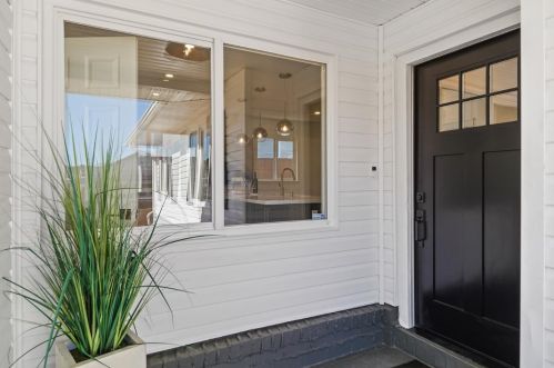 2980 Oakmont Dr, San Bruno CA  94066-1245 exterior