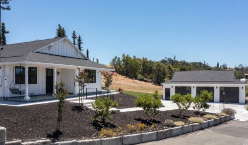 5154 Linda Ln, Santa Rosa, CA 95404-1028