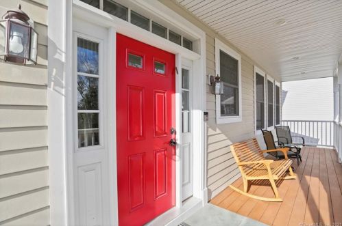 40 Brundage St, Stamford, CT 06907-1720