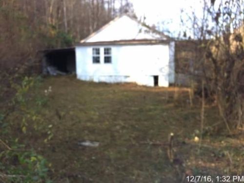 37 Spence Br, Tomahawk, KY 41262-8999