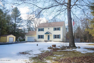 35 Barrington Dr, Fortsville, NY 12831-1133