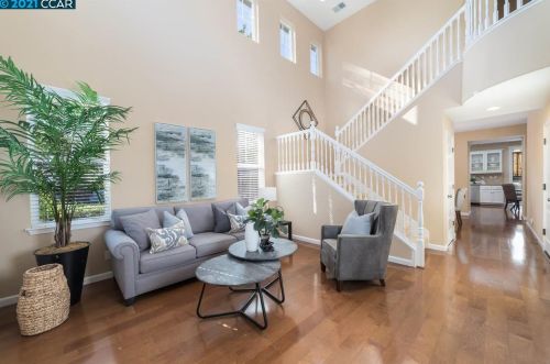3232 Ashbrook Ln, San Ramon, CA 94582-5672