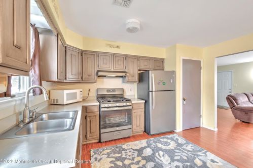 1311 Norwood St, Lacey NJ  08731-4105 exterior