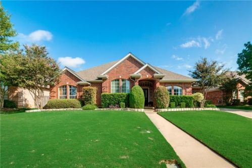 604 Sabine Ct, Hurst, TX 76054-1901