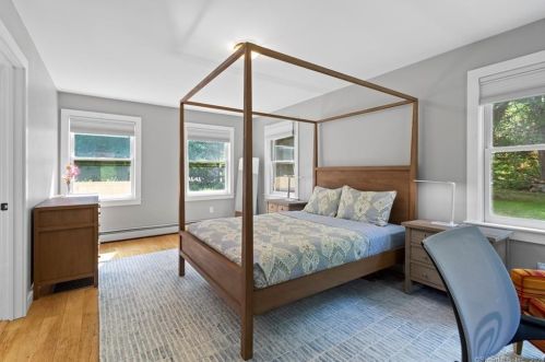 99 Book Hill Rd, Essex CT  06426-1322 exterior