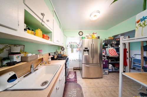 15 Depan Ave, Floral Park NY  11001-2206 exterior