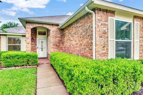 2101 Brooklake St, Denton, TX 76207-1621