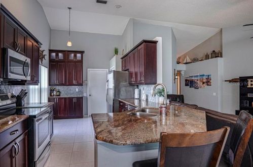 310 Lookout Dr, Ruskin, FL 33572-2672