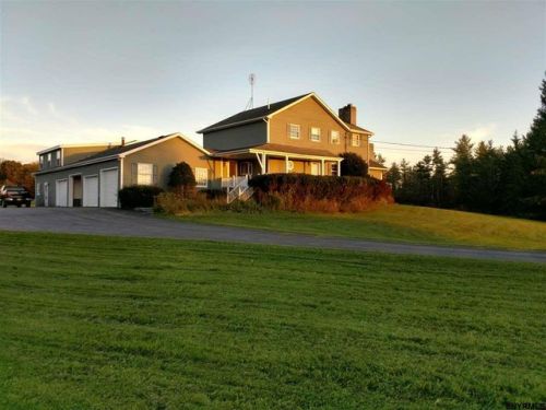 318 Garnsey Rd, Braman Corners, NY 12053-3419