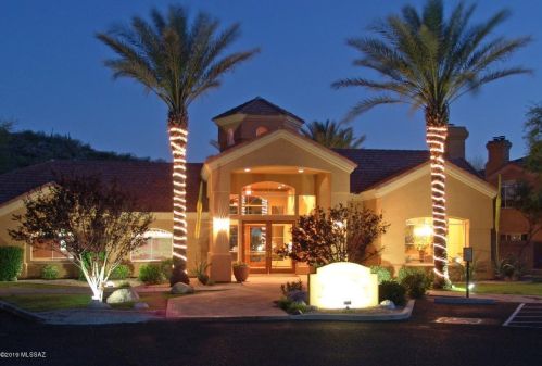 7050 Sunrise Dr, Tucson AZ  16105-1317 exterior