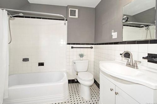 120 Albemarle Rd, White Plains NY  10605-3304 exterior