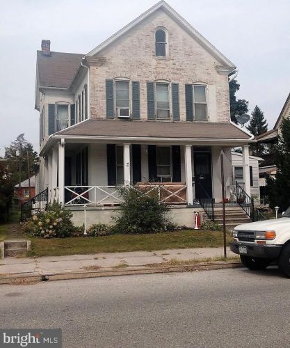 302 Middle St, Hanover, PA 17331-2569