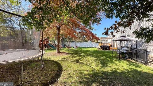 105 Appletree Dr, Leesburg VA  20176-4507 exterior