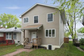 2622 Howard St, Minneapolis, MN 55418-2824