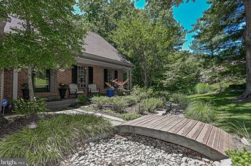 7711 Gralnick Pl, Springfield VA  22153-3907 exterior