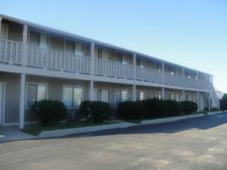 535 Mccomas St, Wichita KS  67213-2260 exterior