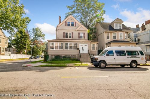158 Clinton St, East Orange, NJ 07018-3040