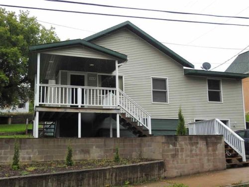 1064 Prospect St, Niagara, WI 54151-1428