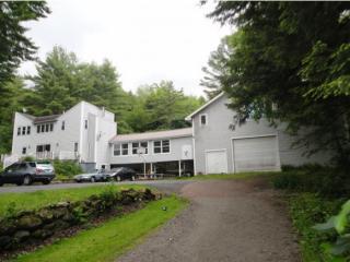 73 Governor Peck Rd, Jericho, VT 05465-9601