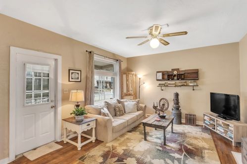 755 6th St, Oakmont PA  15139-1587 exterior