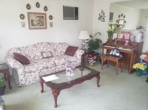 211 Kellum St, Babylon, NY 11704-5021