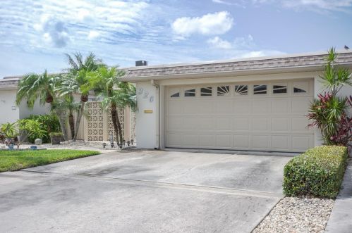 326 Boca Ciega Point Blvd, Saint Petersburg, FL 33708-2736
