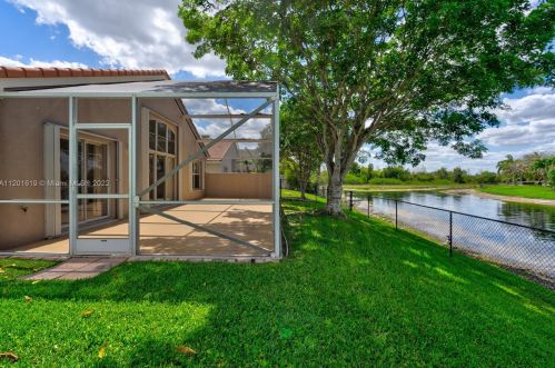 16565 10 St, Hollywood FL  33028-1466 exterior