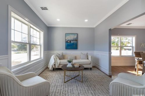 1105 Hawkins Blvd, Copiague, NY 11726-3407
