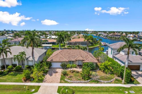 148 Starfish Ct, Marco Island, FL 34145-4730