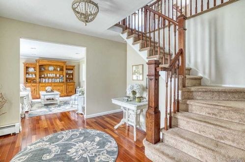 16 Birch St, Lake Grove, NY 11755-2741